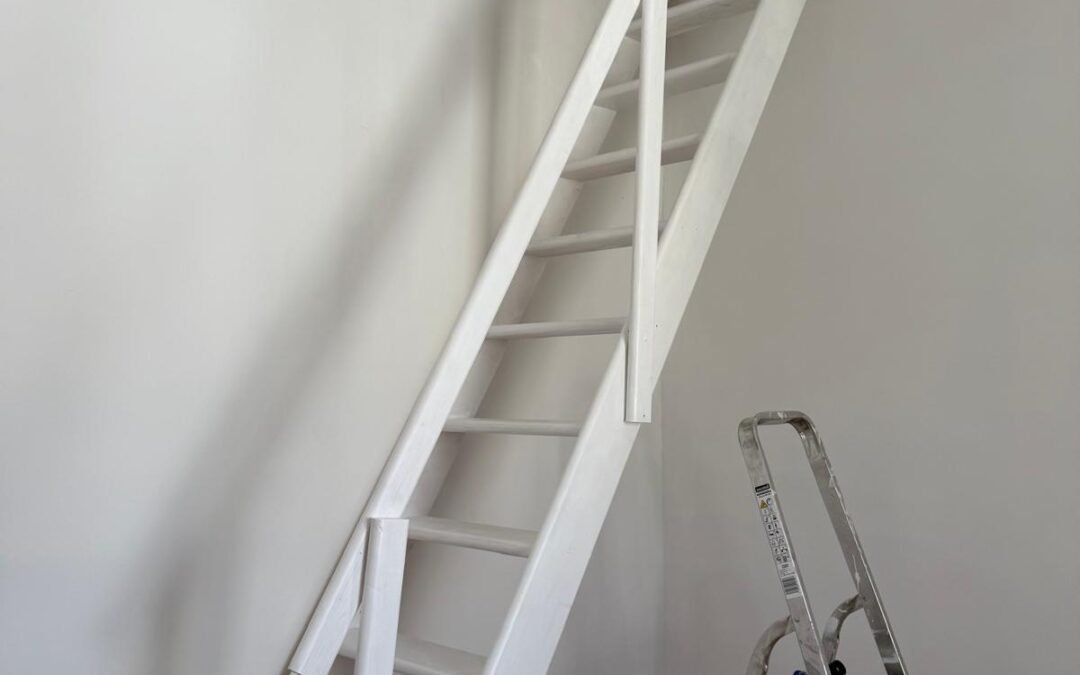 Comment un Couvreur à Geneve protège-t-il une maison habitée pendant le remplacement de sa couverture ?